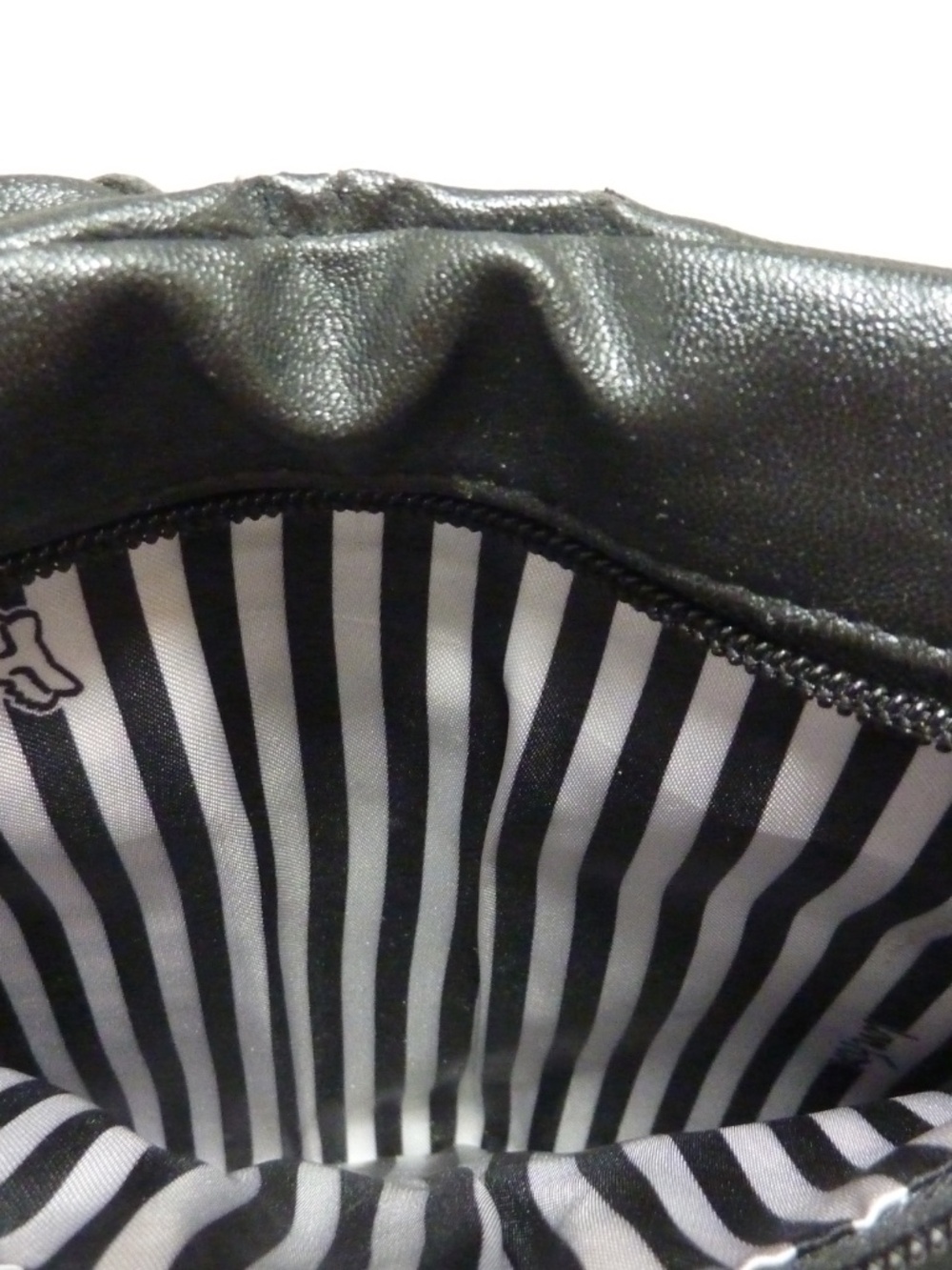 Fox Racing VINTAGE Black Faux Leather TRAVEL WRISTLET Wallet with Metal Emblem - Picture 8 of 11
